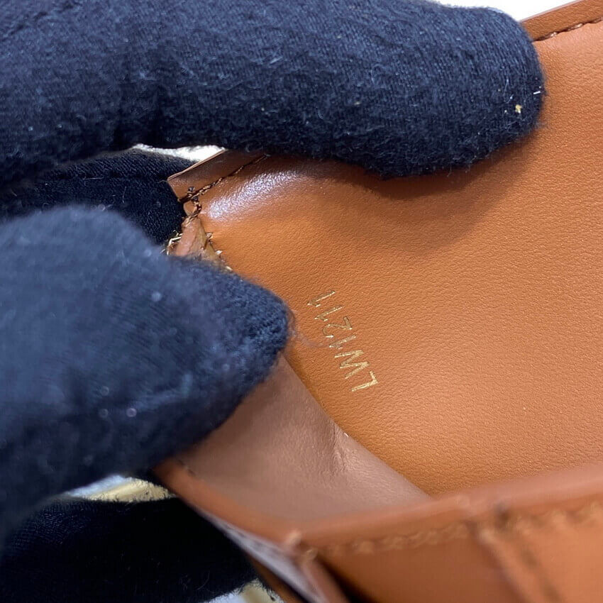 Louis Vuitton LV Pont 9 Compact Wallet M81393