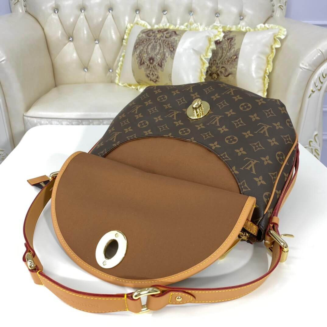Louis Vuitton Monogram Tulum GM M40075