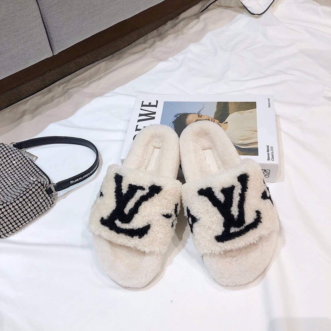 Louis Vuitton Bom Dia Flat Mules Shearling 1A8CXB