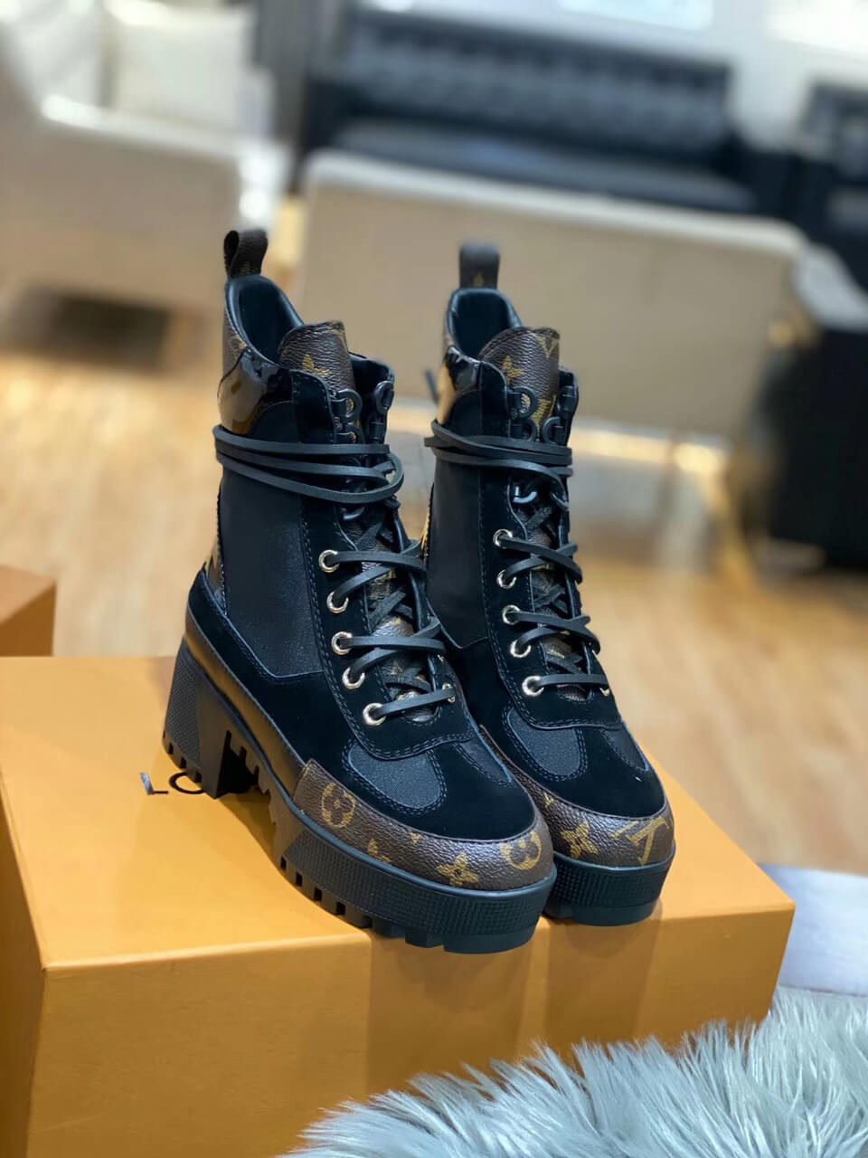 Louis Vuitton Laureate Desert Boot 1A4XYE