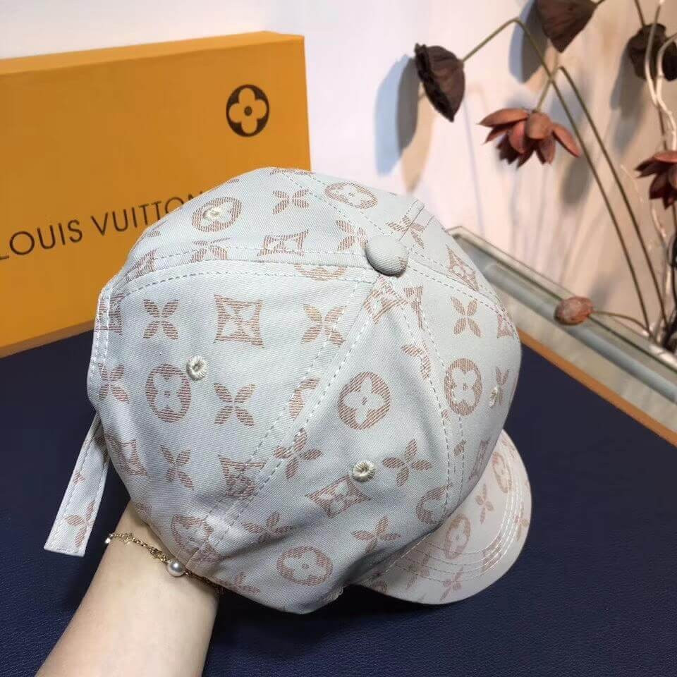 Louis Vuitton LV Logo Embroidery Cap 68985