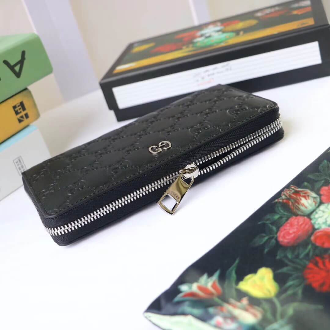 Gucci Signature Zip Around Wallet 473928