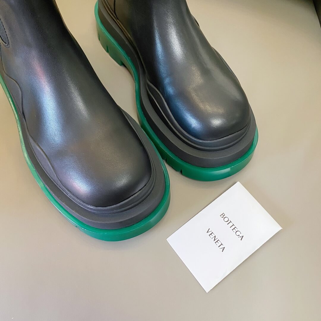 Bottega Veneta Rubber-Trimmed Leather Chelsea Boots Black/Green