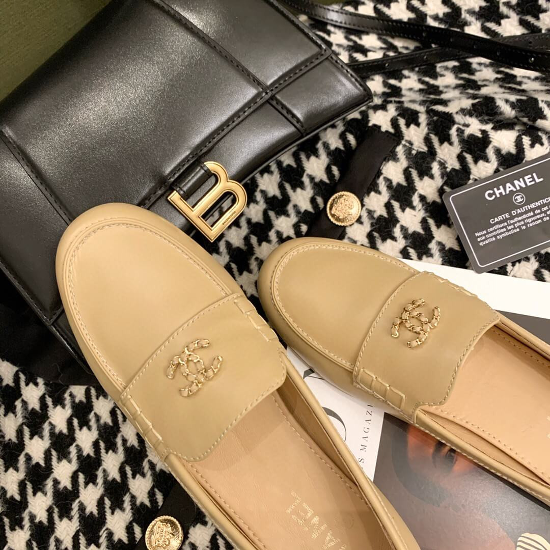 Chanel Chain Plain Loafers G35631