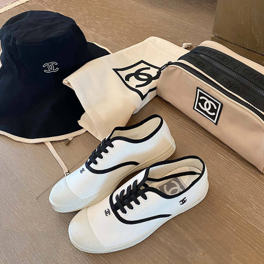 Chanel Vintage Lace-Ups G36141