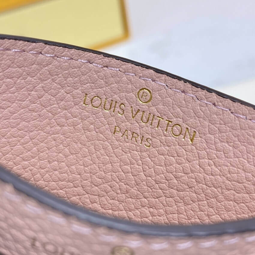 Louis Vuitton Card Holder M80401