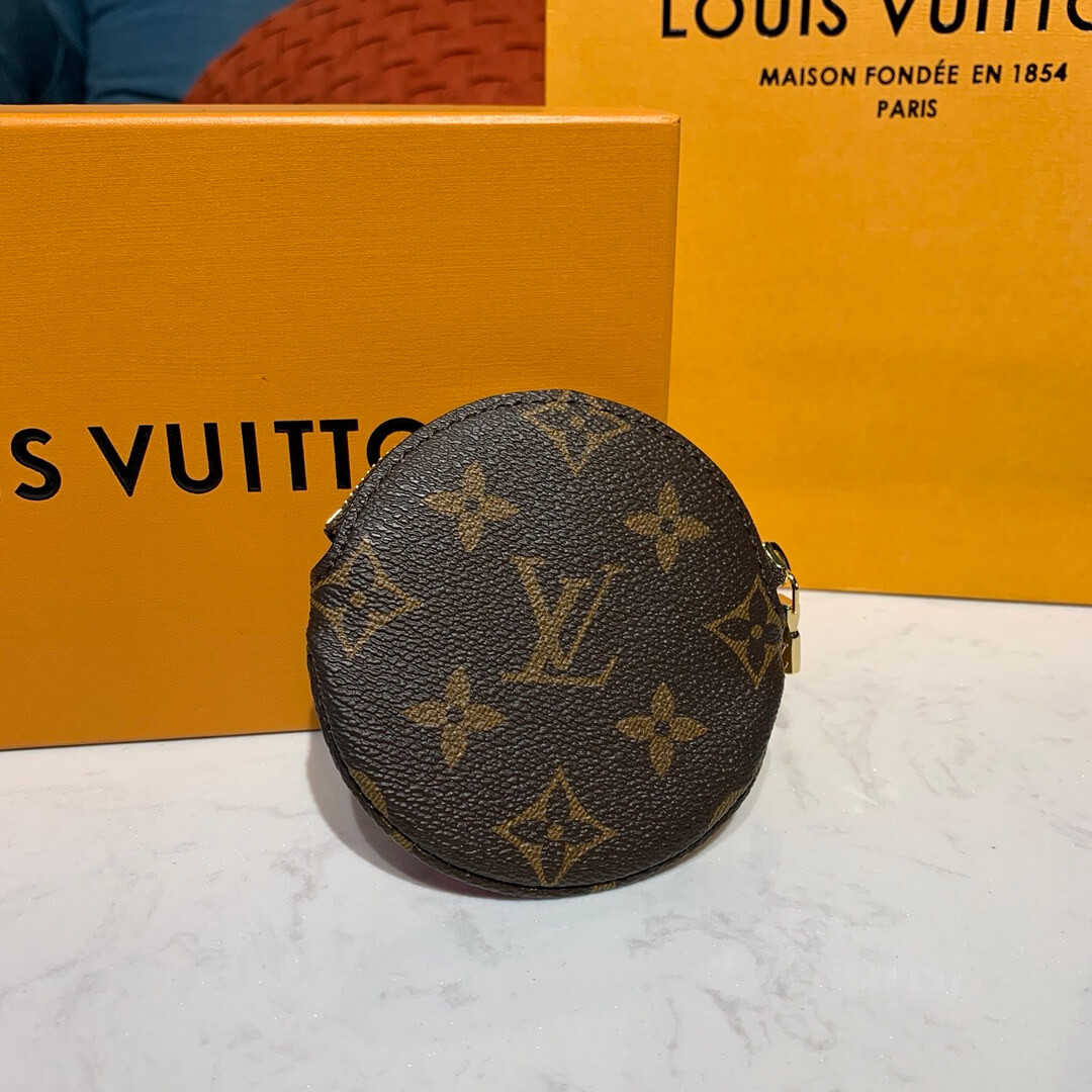 Louis Vuitton Courchevel Round Coin Purse M61926