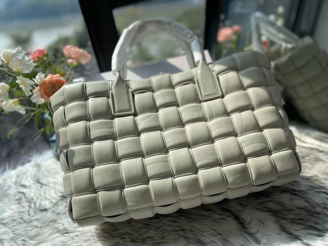 Bottega Veneta Large Tote Bag 592122