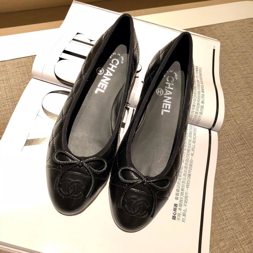 Chanel CC Quilted Leather CC Cap Toe Ballerinas G02819