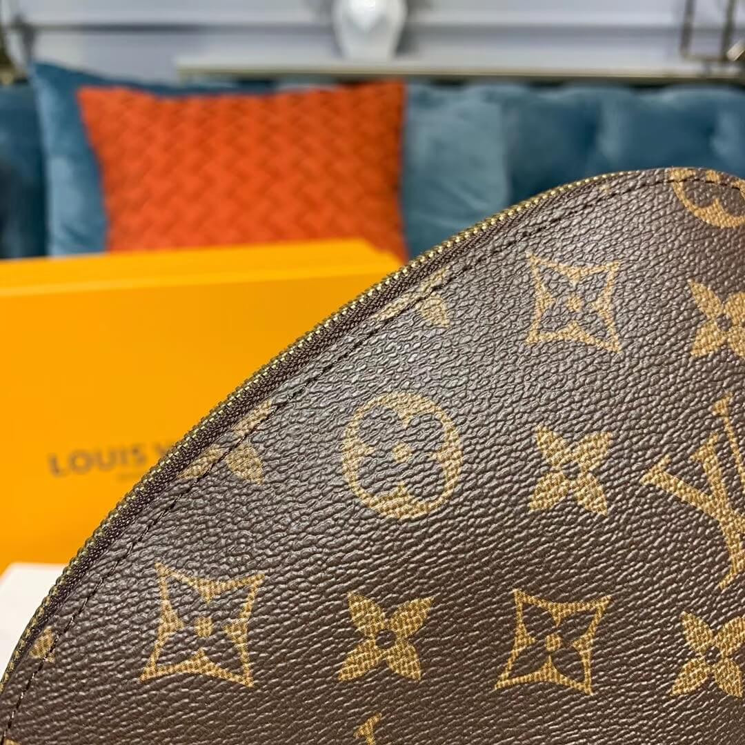 Louis Vuitton Monogram Canvas Cosmetic Pouch M47515