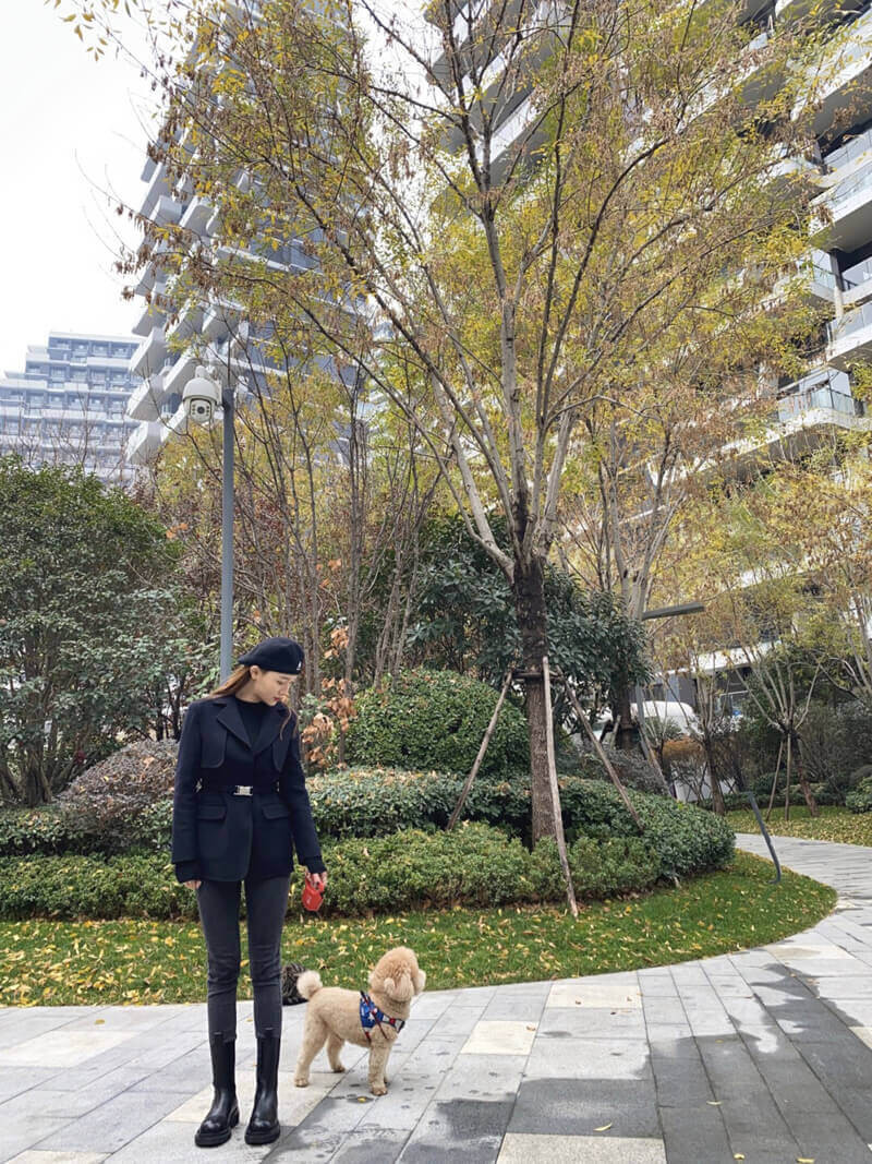 Bottega Veneta Black Lug Boots in Calfskin 592045