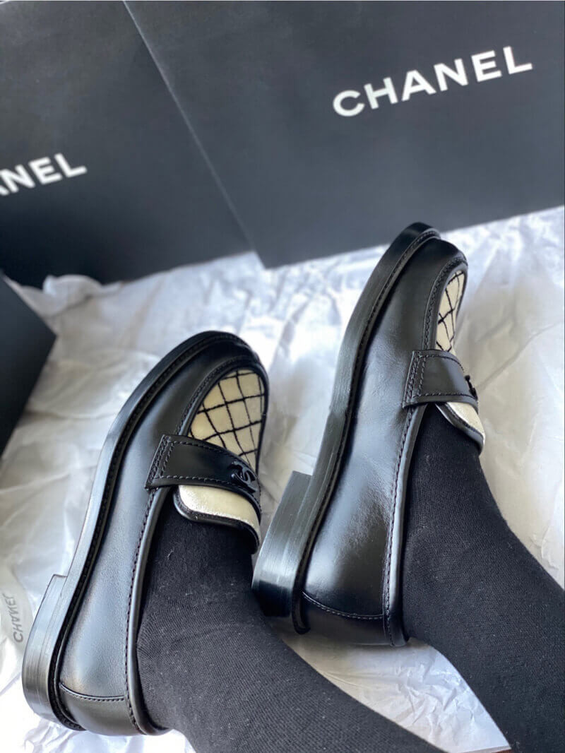 Chanel Black Leather and White Velvet Loafers