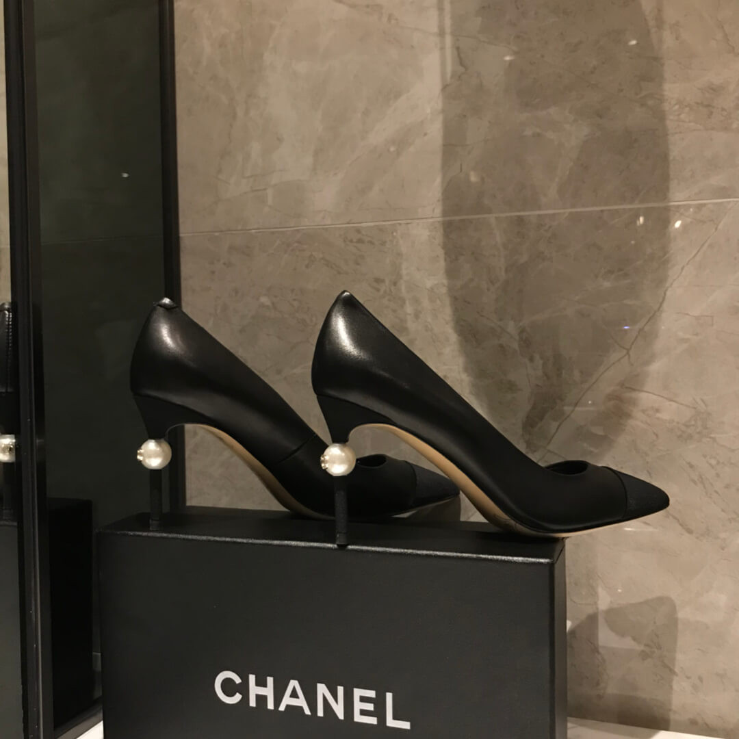 Chanel Calfskin & Velvet Pump With Pearl G178144