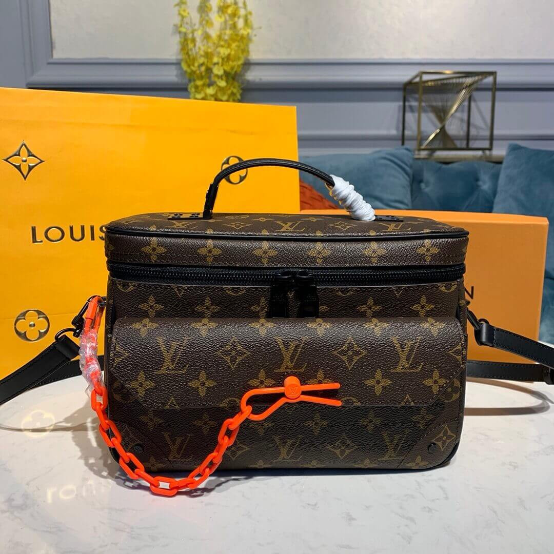 Louis Vuitton Monogram Canvas Camera Bag M61118