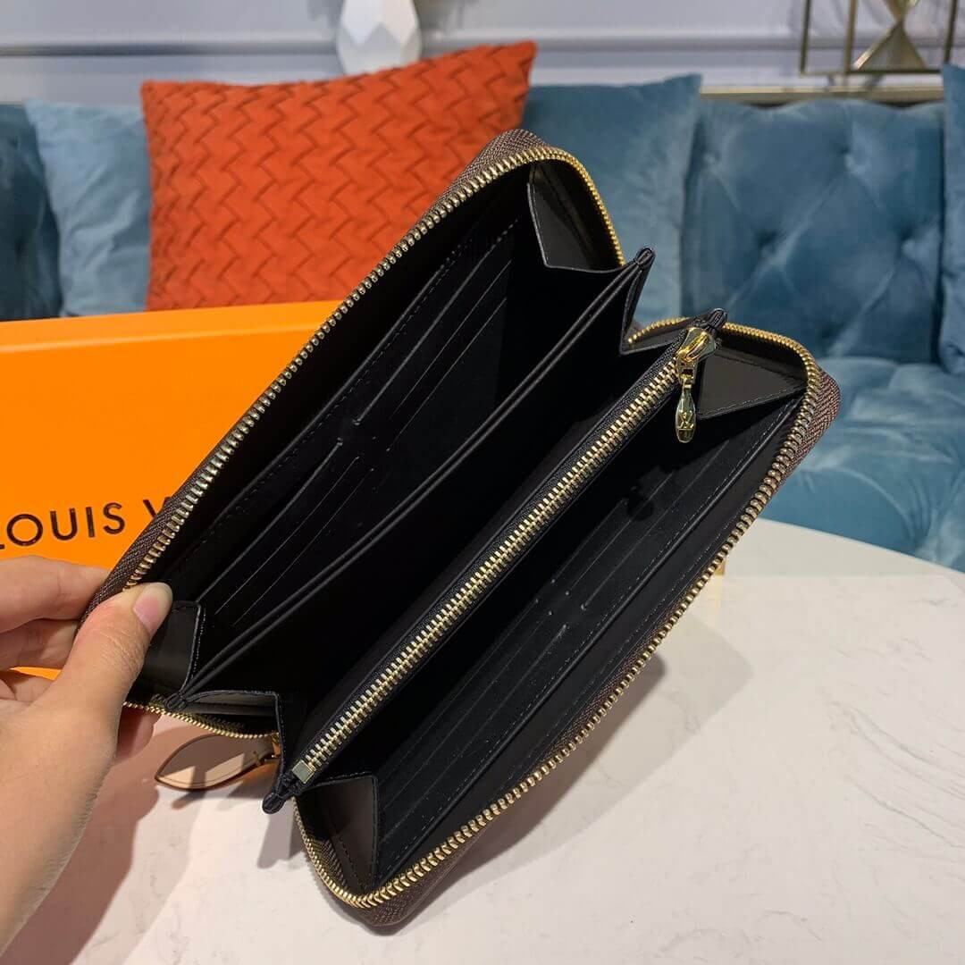 Louis Vuitton Monogram Giant Canvas Zippy Wallet M67687