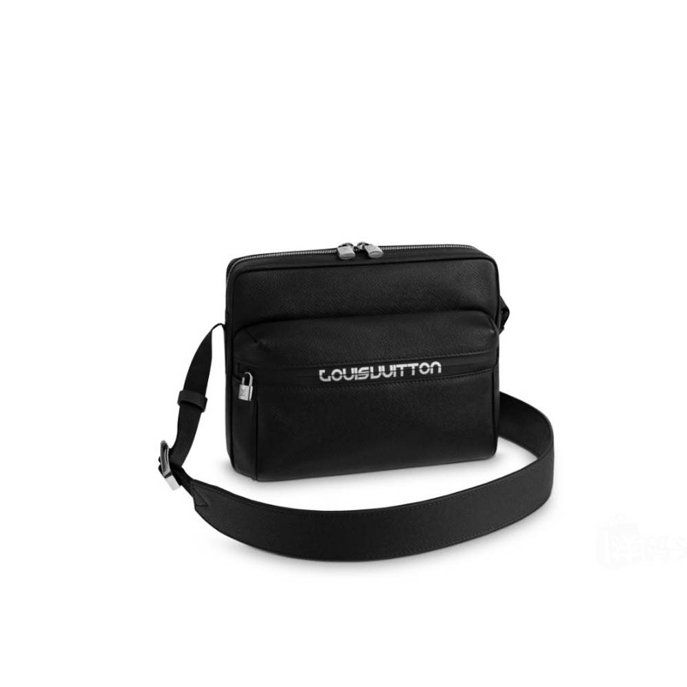 Louis Vuitton Taiga Leather Messenger PM M31003