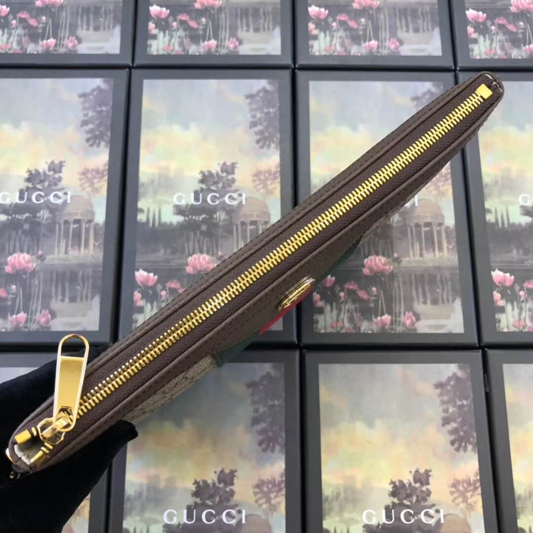 Gucci GG Supreme Pouch 449479