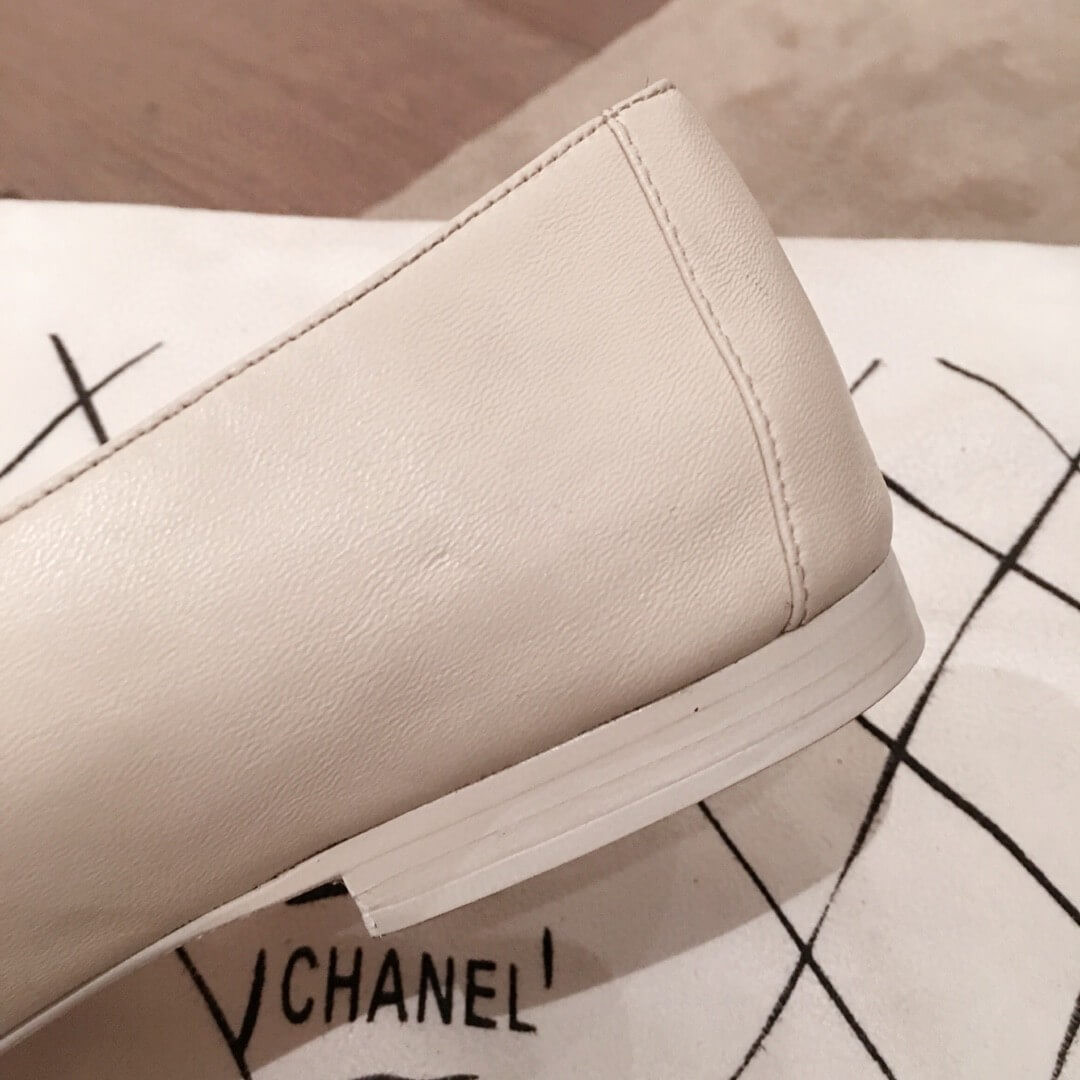 Chanel Chain Logo Lambskin Leather Loafers G403471