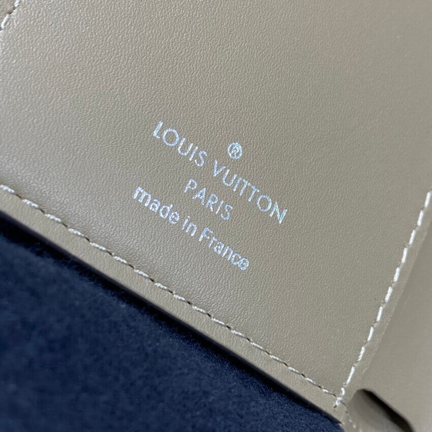 Louis Vuitton Capucines Compact Wallet M62156 M62158