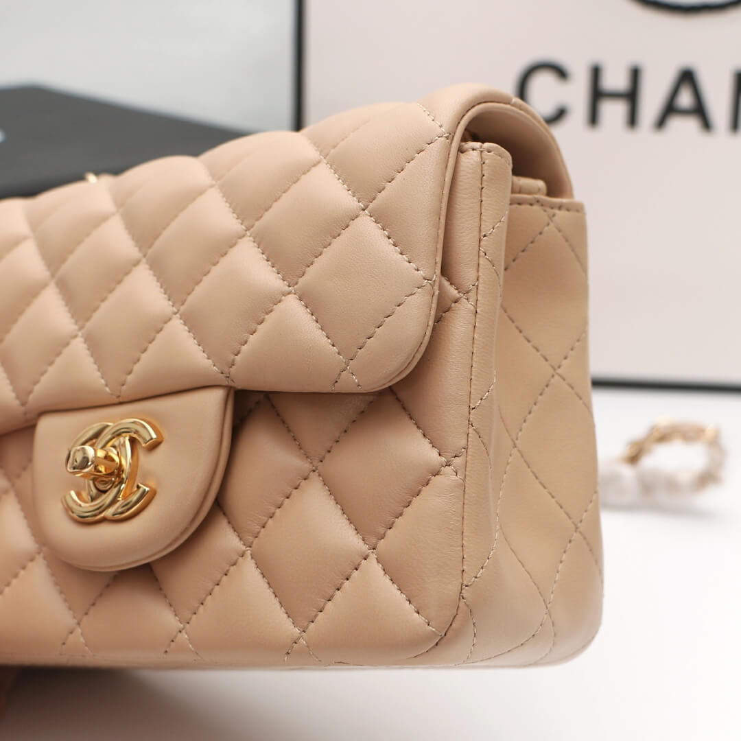 Chanel Lambskin 17cm Classic Flap Bag 1115