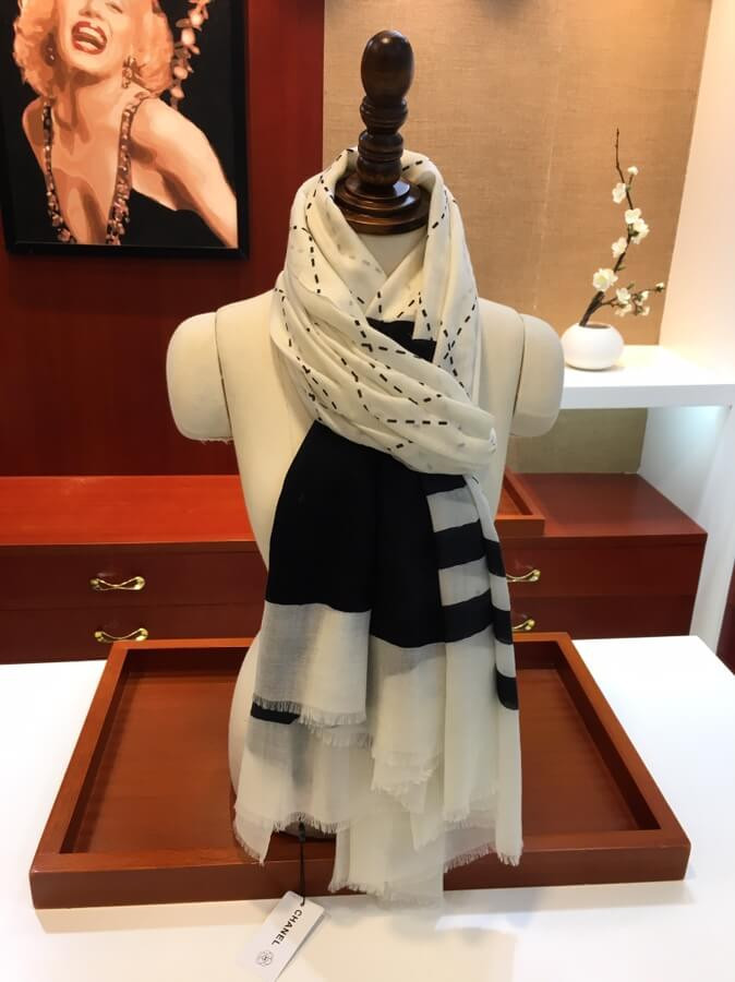 Chanel Cashmere Wool Sequins CC Stole C32040