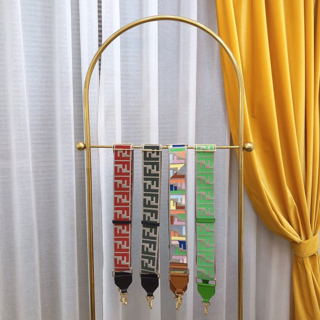 Fendi Shoulder Strap in Beige Canvas 8AV132