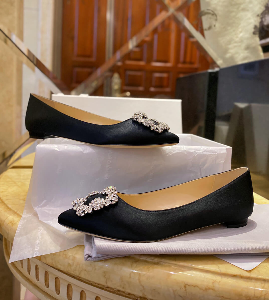 Manolo Blahnik Hangisi Flat