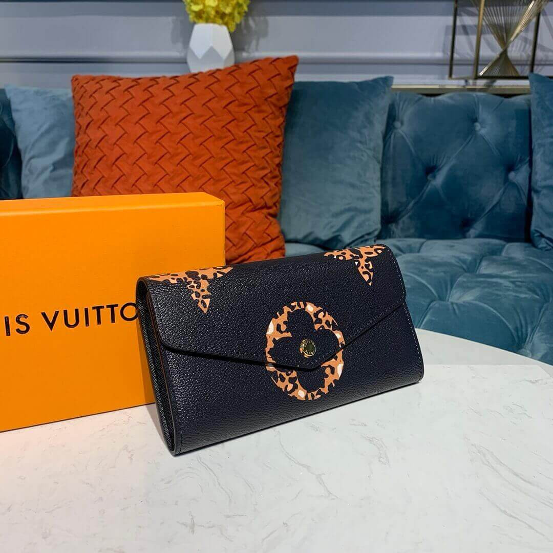 Louis Vuitton Monogram Giant Sarah Wallet M67875