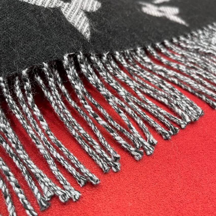 Louis Vuitton Simply LV Scarf M76964