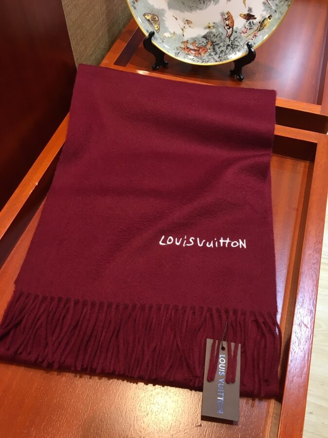 Louis Vuitton Reykjavik Scarf M71040