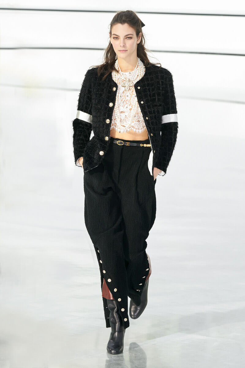 Chanel Tweed Black Jacket P65274