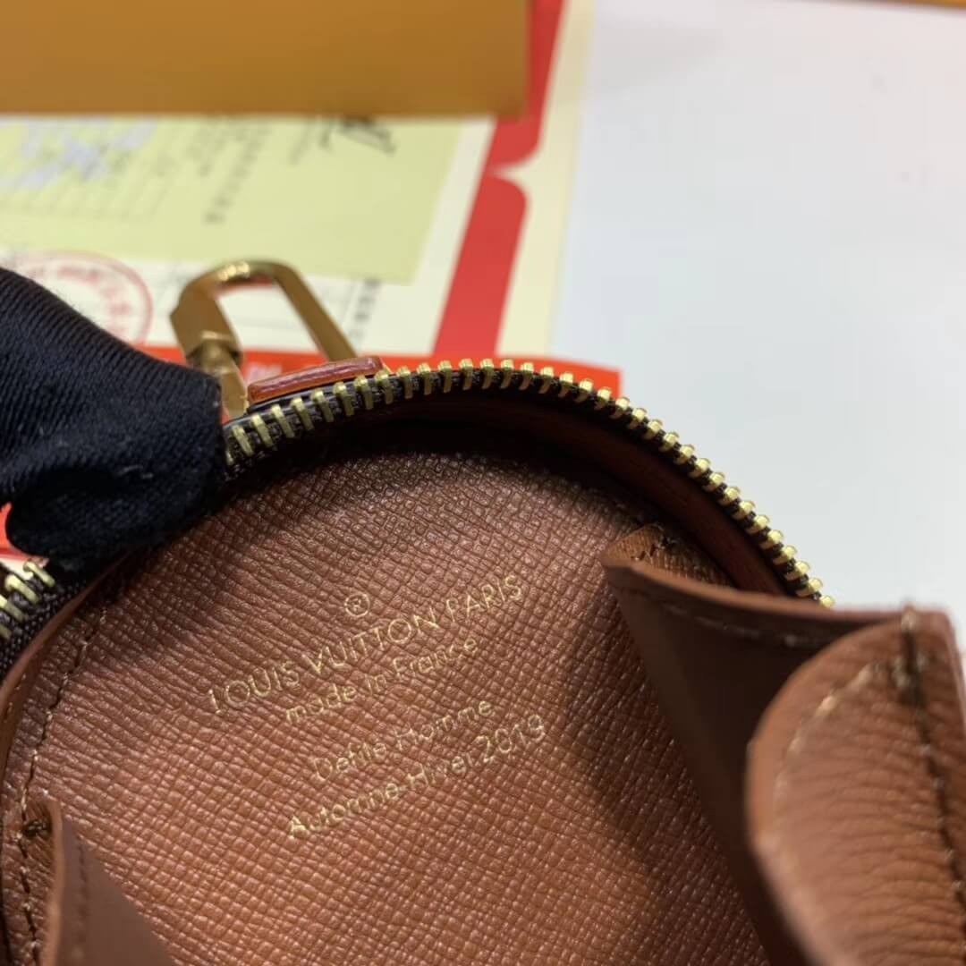 Louis Vuitton Monogram Canvas Round Case M68524