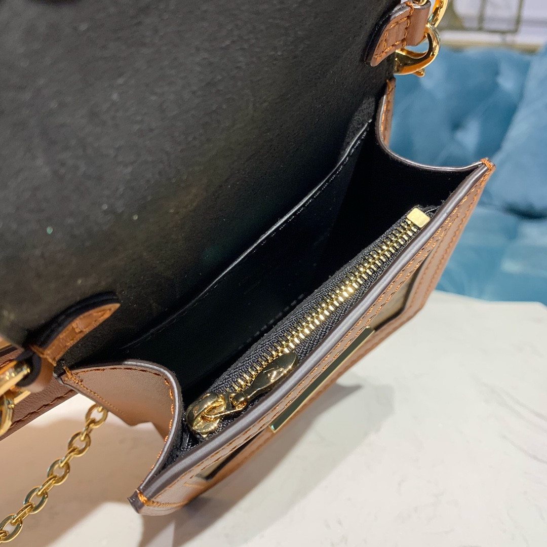 Louis Vuitton Bumbag Dauphine BB M68621