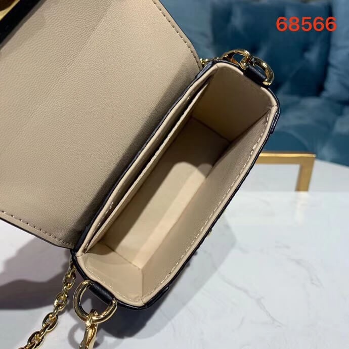 Louis Vuitton Essential Trunk M68566