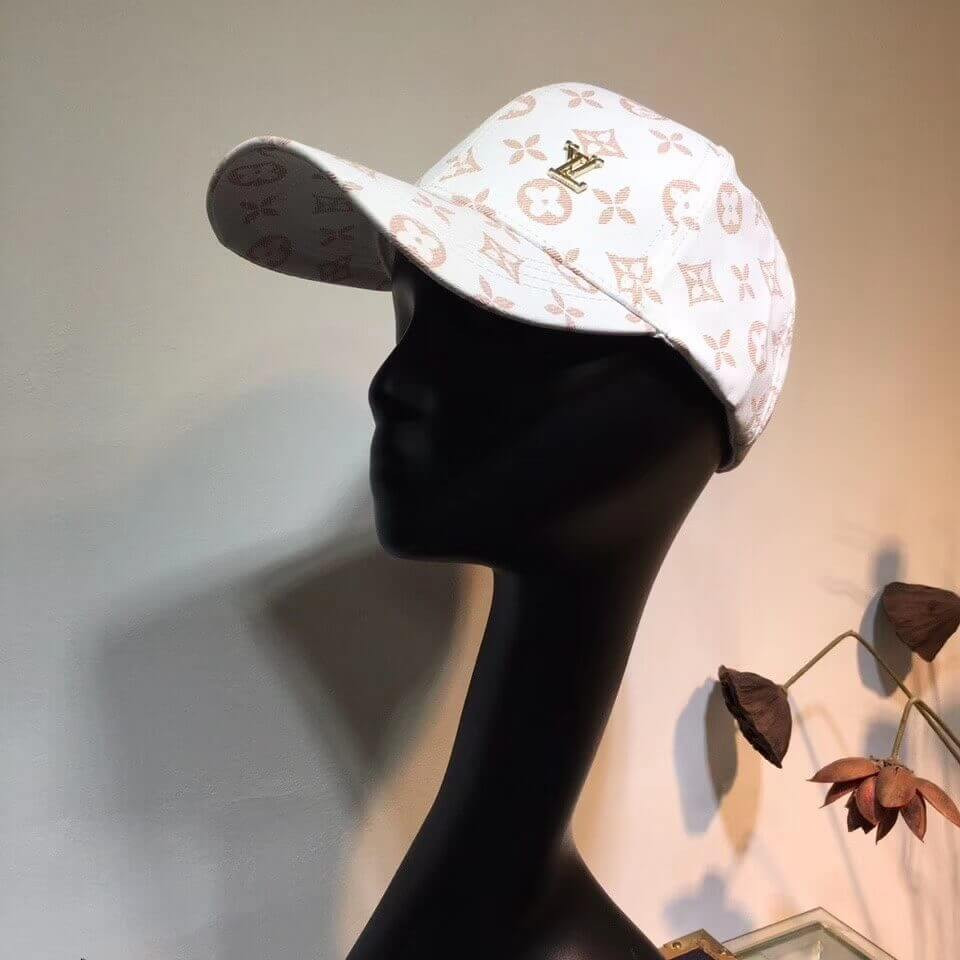 Louis Vuitton LV Logo Embroidery Cap 68985