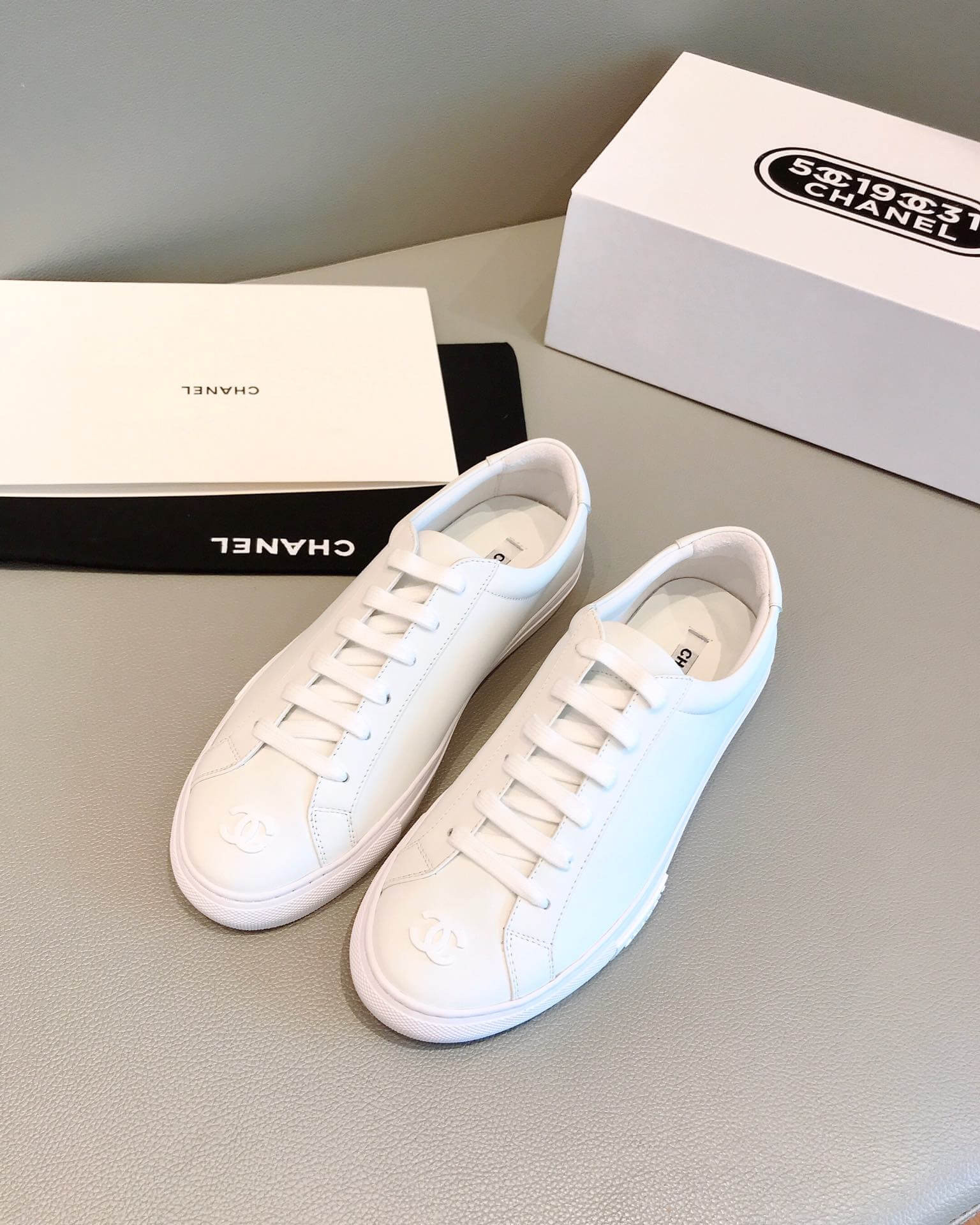 Chanel 2020ss Vintage Sneakers Embroidered White Logo