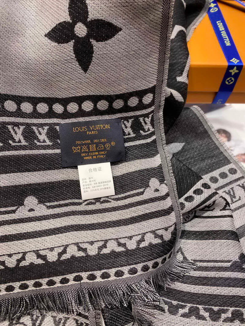 Louis Vuitton Amazingram Stole M76389