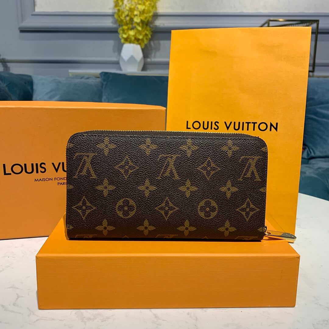 Louis Vuitton Monogram Canvas Zippy Wallet M42616