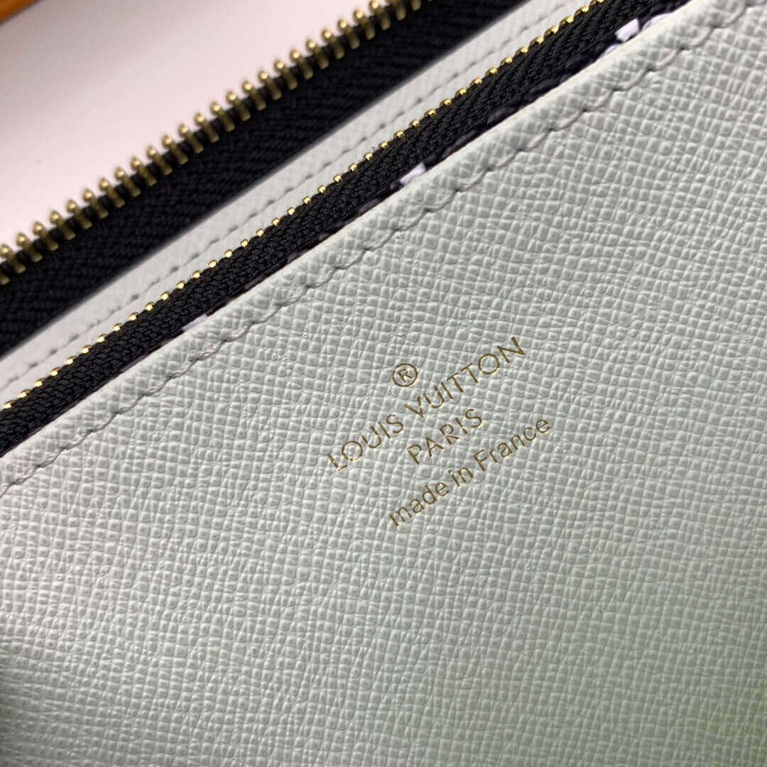 Louis Vuitton LV Crafty Zippy Wallet M69437
