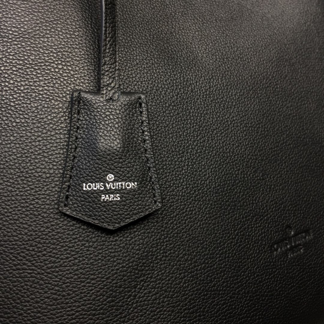 Louis Vuitton Lockme Cabas Go M55028