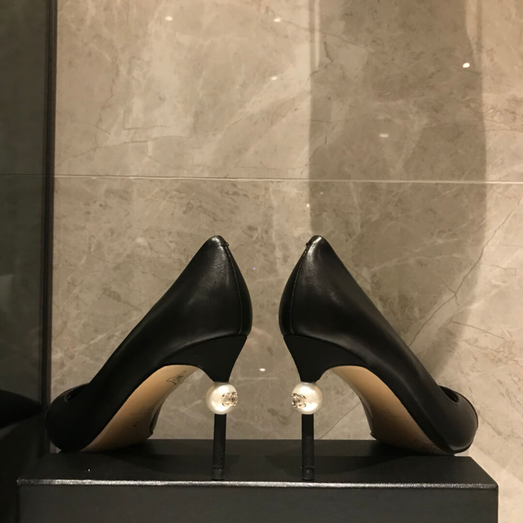 Chanel Calfskin & Velvet Pump With Pearl G178144