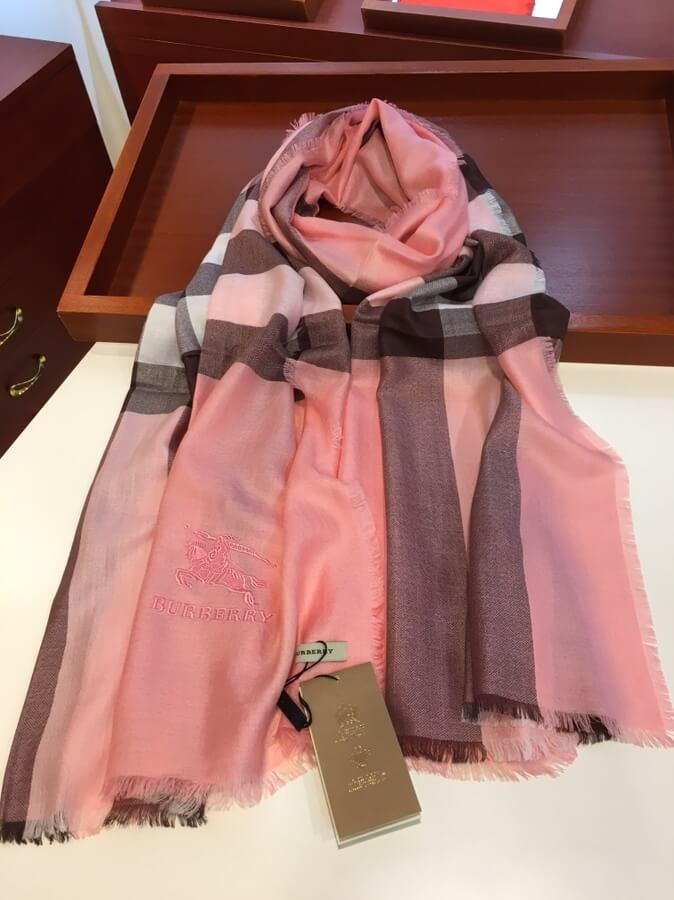 Burberry Check Wool Scarf 3743