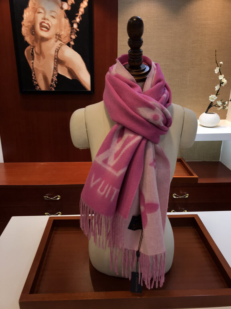Louis Vuitton Reykjavik Scarf M76067
