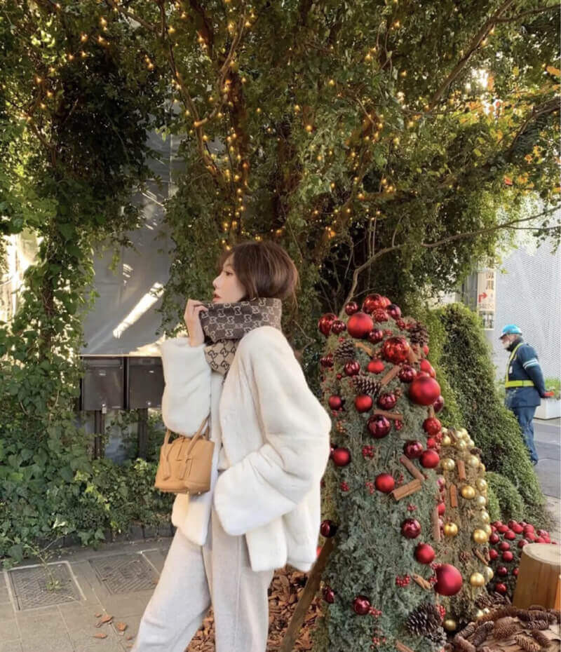 Gucci GG Jacquard Wool Silk Scarf 495592b