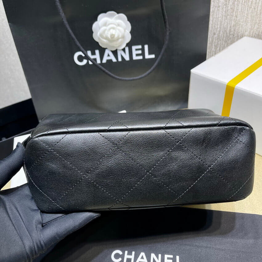 Chanel Black Calfskin Leathe Hobo Bag AS2910