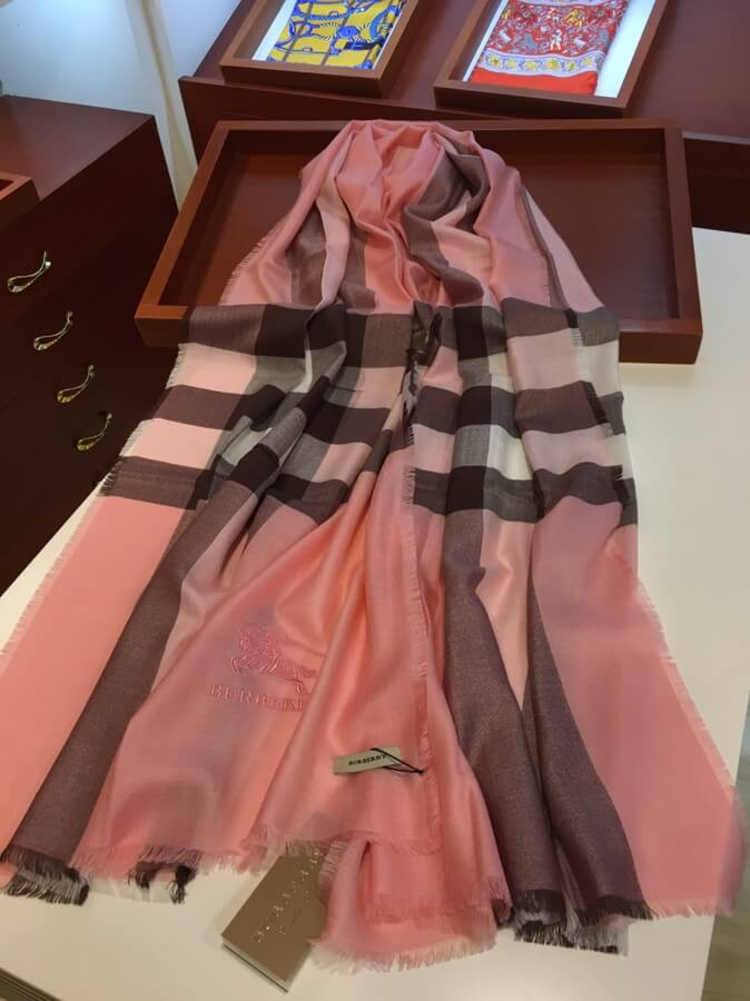 Burberry Check Wool Scarf 3743