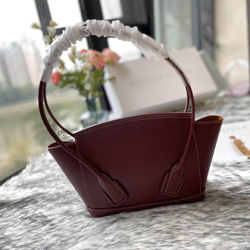 Bottega Veneta Small Arco In Smooth Calfskin 580725