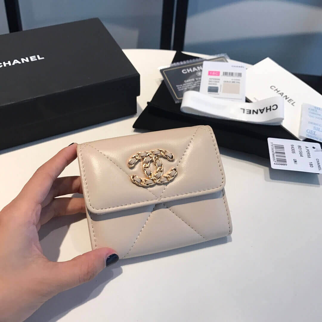 Chanel 19 Trifold Compact Wallet AP0956