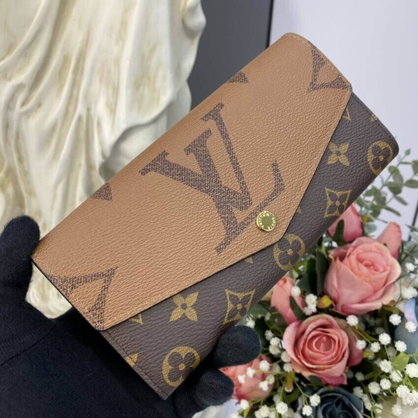 Louis Vuitton Monogram Sarah Wallet M80726