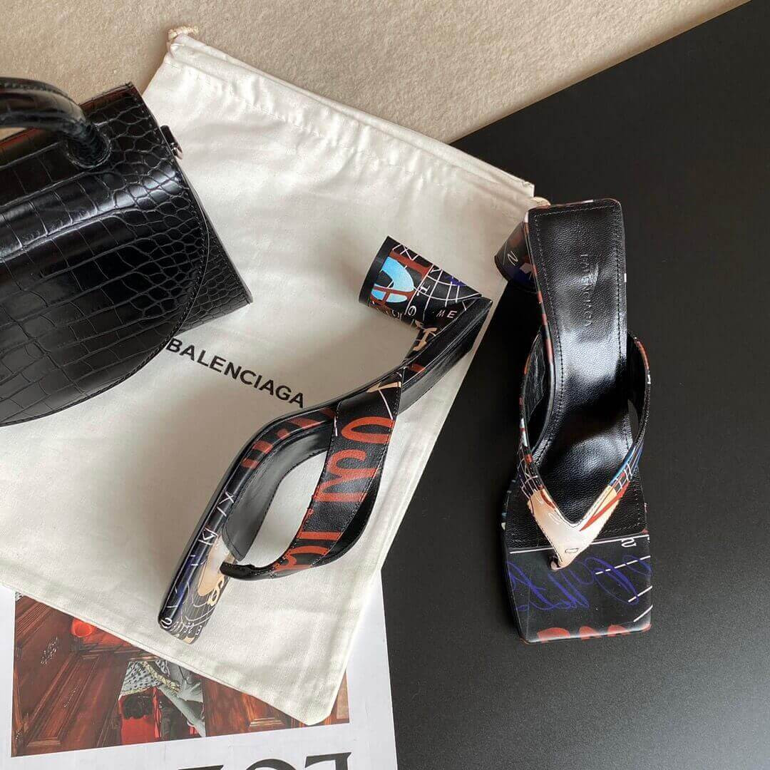 Balenciaga Logo T-bar sandals 434344-3